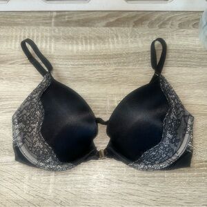 Victoria’s Secret Very Sexy Plunge Size 32C Front Closure 